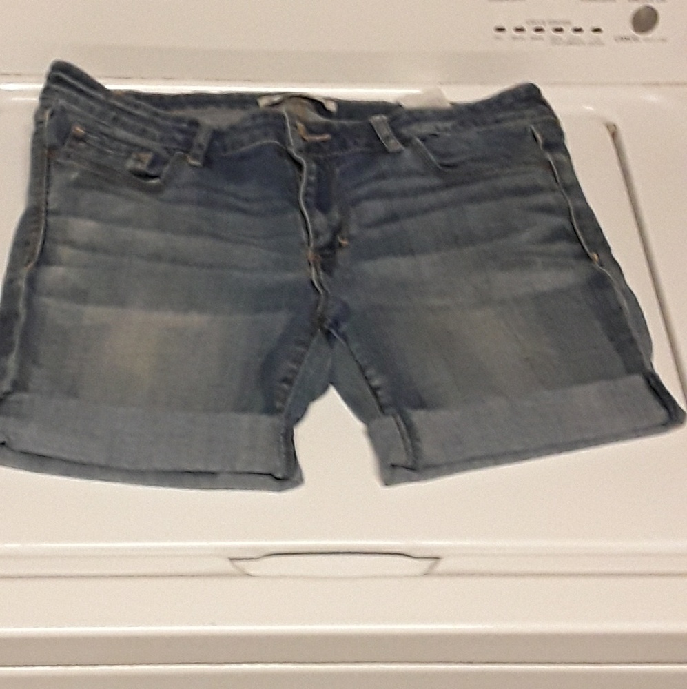 Abercrombie & Fitch Cuffed Denim Shorts